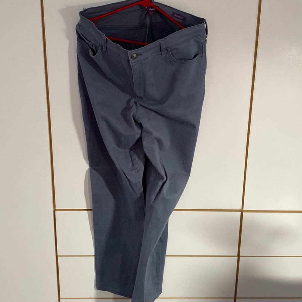 Gloria Vanderbilt pants